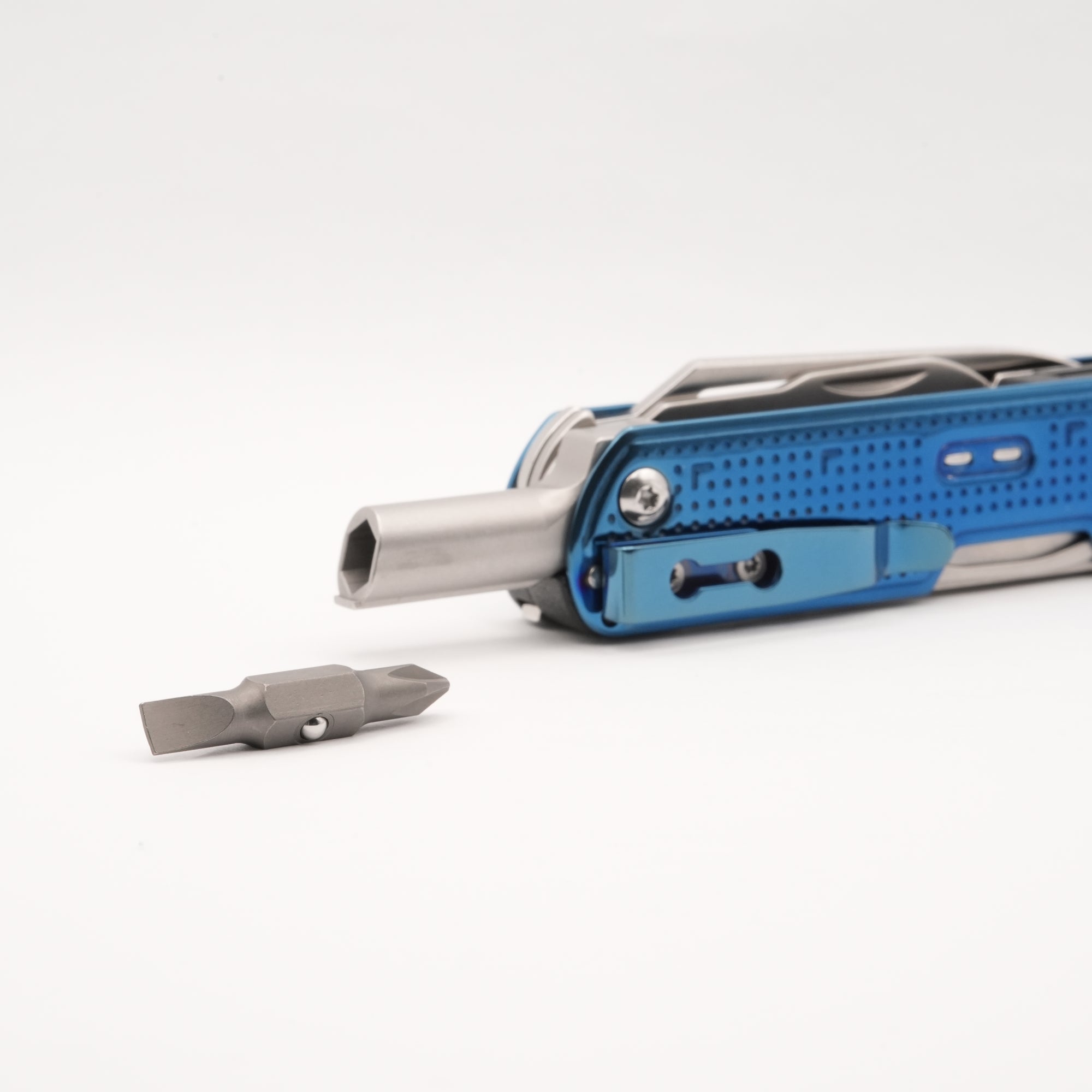 D4 Multitool